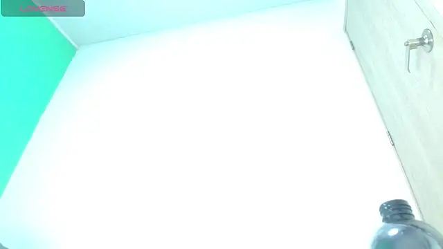 avaleri_cherry's Live XXX Chat