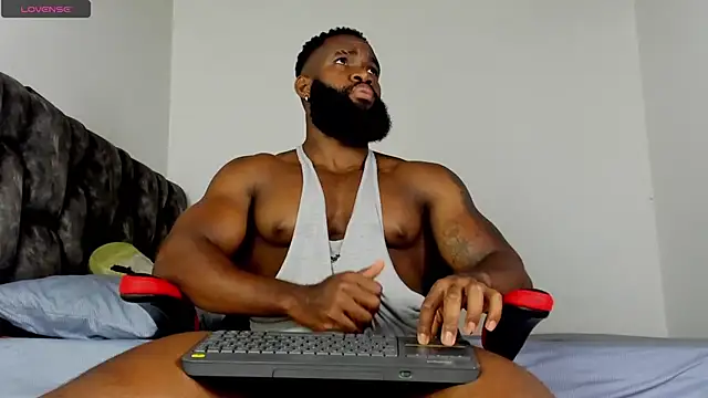 james_musclebbc's Live XXX Chat