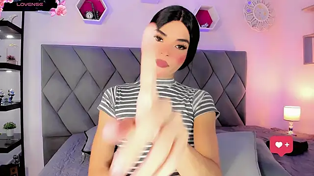 عرض كام Amira_Ember