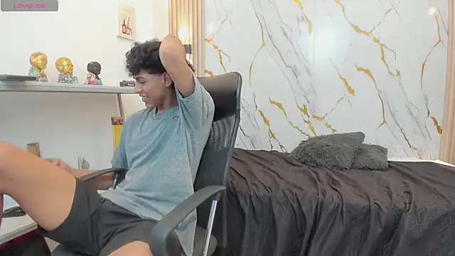 Chatroom XXX en direct de Zayn_Fox32
