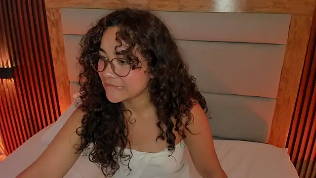 rossie_lanie_'s Live XXX Chat