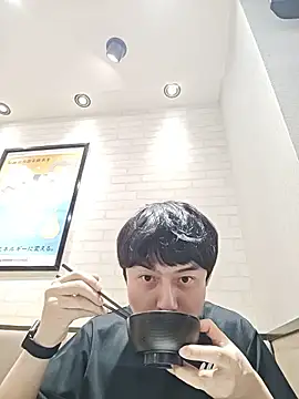 whitebriefboy 即時 XXX 聊天