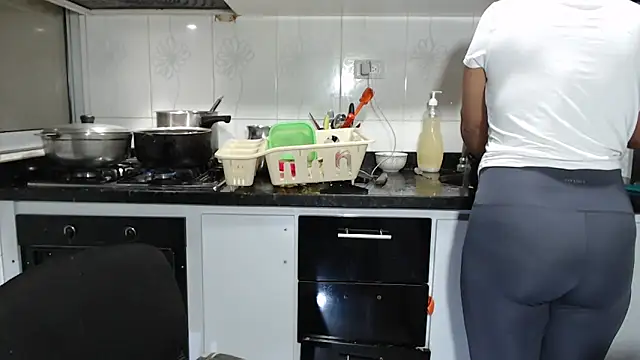 kateleyagrey Adlı Modelin Canlı XXX Sohbeti
