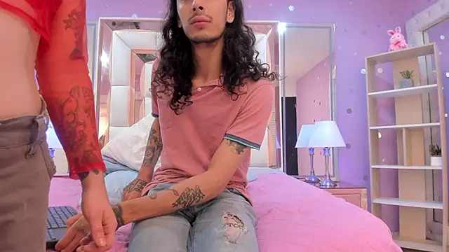 Chat XXX en directo de Goldentemptation_