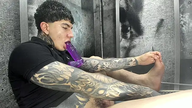 Gury_tattoo live XXX chat