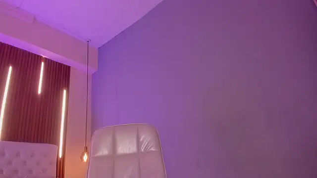 ZamabyCrucie Adlı Modelin Canlı XXX Sohbeti