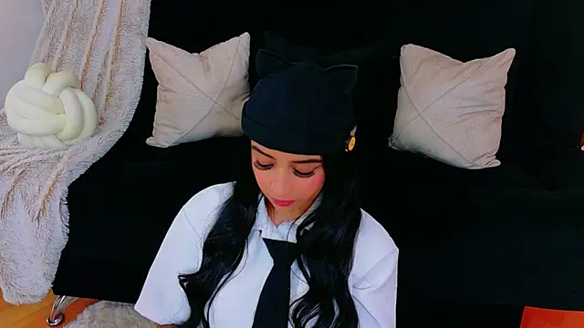 دردشة EmmyEvans1 الجنسية المباشرة