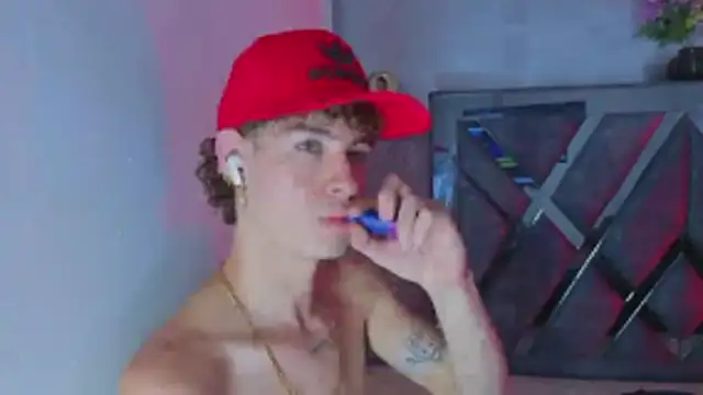 nova_salvatore Pertunjukan Webcam
