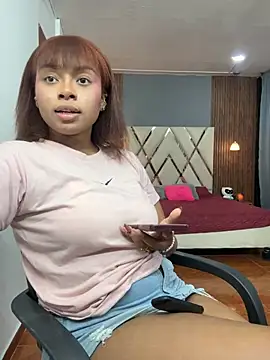 Kloe_rousse01's Live XXX Chat