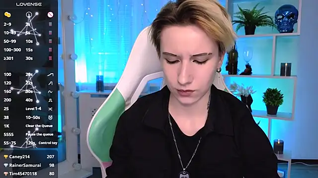 XXX chat uživo modela _Rein_ramm
