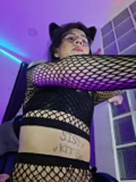 Sweet-SharoKitty: διαδικτυακό σόου στην κάμερα