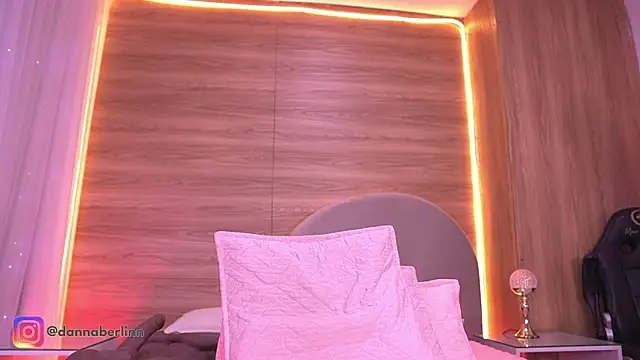 danna_berlin_'s Live XXX Chat