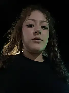 Amber_roouse Adlı Modelin Canlı Sohbet Odası
