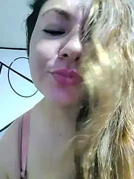 sakotodika Adlı Modelin Canlı XXX Sohbeti