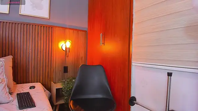 Show modela Krikrii_Milady na web-kameri
