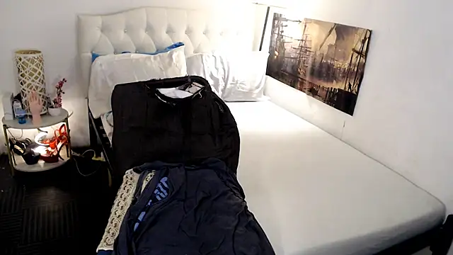 NinaDOM4CUM Chat XXX in diretta