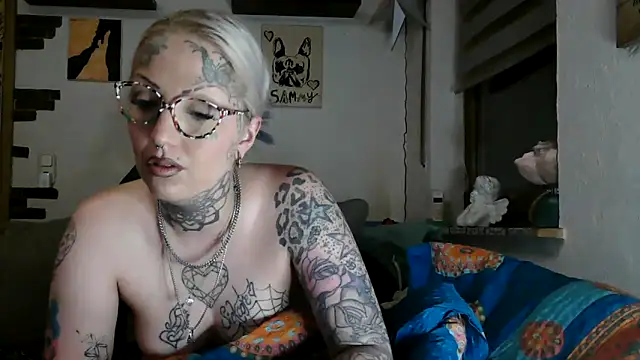 Czat XXX na żywo – RoxxyInk