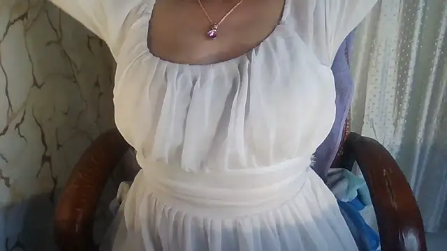 Cute_Arushii Adlı Modelin Canlı XXX Sohbeti