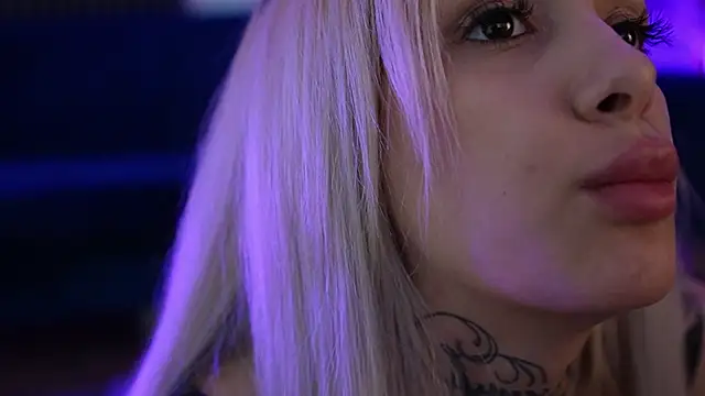 blondie_muller Live XXX-Chat