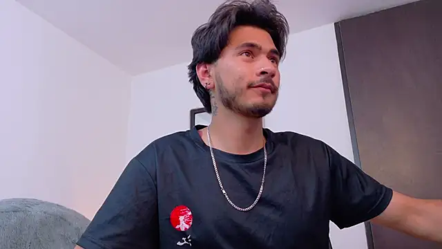 Elian_savoy Show in webcam