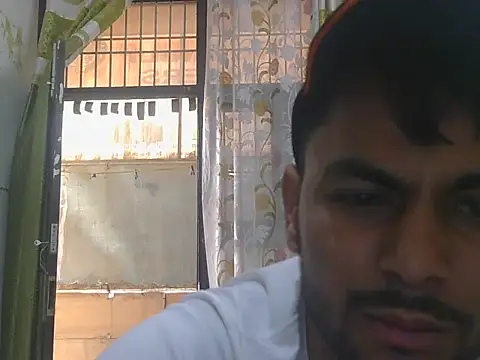 Stubborndesiboy Chat XXX in diretta