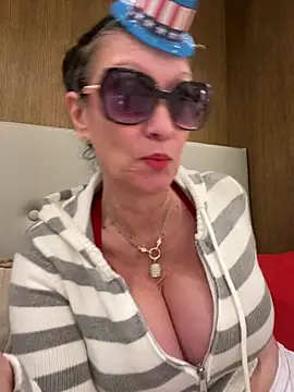TheDime Adlı Modelin Canlı XXX Sohbeti