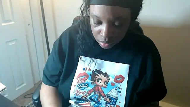 Chat +18 de Sexymona1218 ao vivo