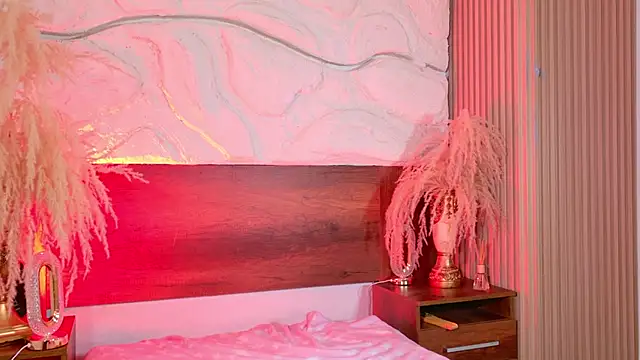 emma_dragon Show in webcam
