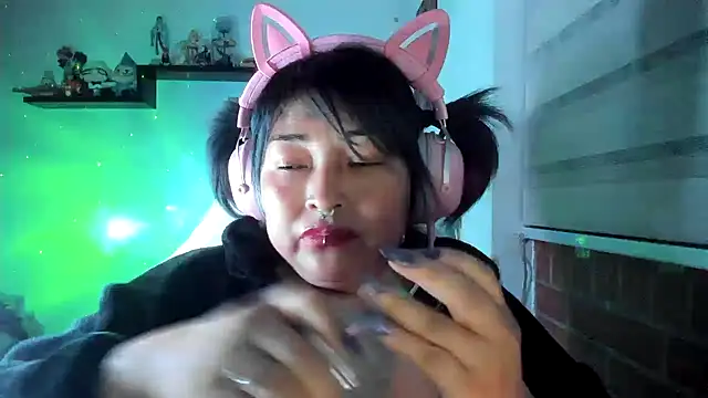 Chat +18 de Shaddycute_ ao vivo