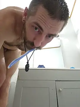 Bi_curious86: διαδικτυακό σόου στην κάμερα