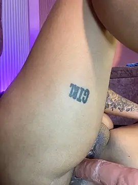 EMILYY_FOXY Live XXX-Chat