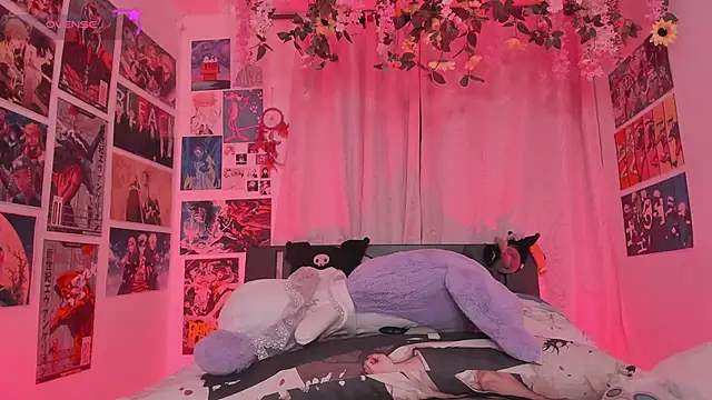 MissCurvyTop's Live XXX Chat