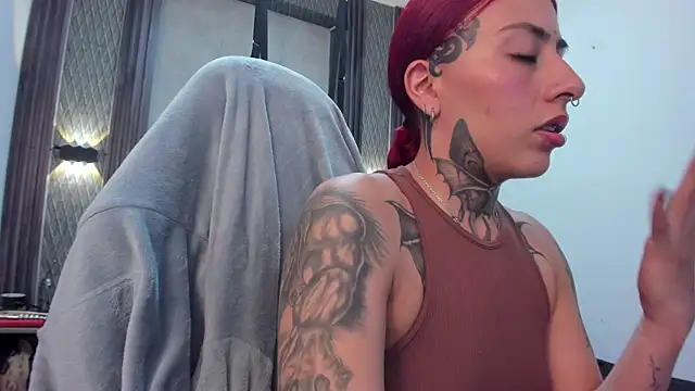 Chatroom XXX en direct de selene_red_