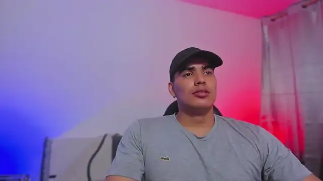 JamesGraay's Live XXX Chat