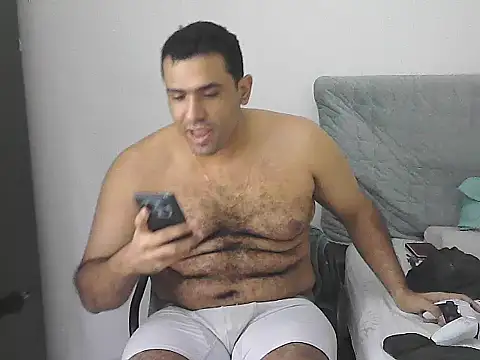 IronSideBear: διαδικτυακό σόου στην κάμερα