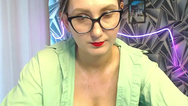 Chatroom XXX en direct de NikkiKiss___