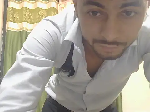 Stubborndesiboy 在線直播表演