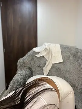 MiaJones21 现场XXX聊天