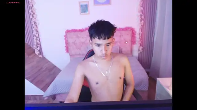 noa_hot69 webcam show