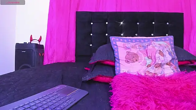 cutenaked_8のウェブカメラショー