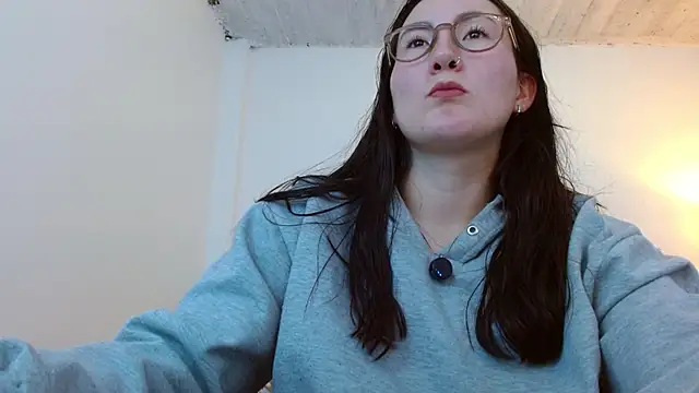 Pokazy przed kamerką – Elle_Lee_