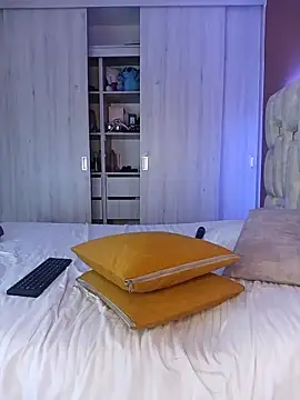 Czat XXX na żywo – Emily_knights