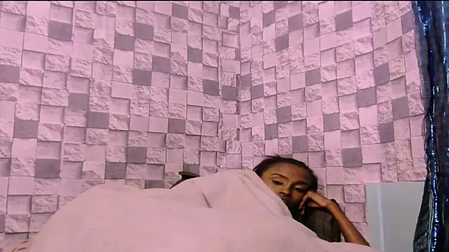 Chat +18 de SassyXindian ao vivo