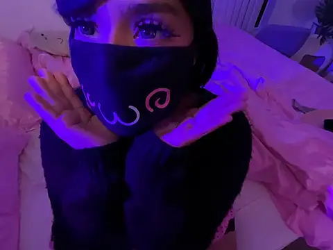 Onlypawzz Chat XXX in diretta
