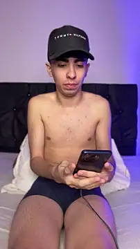 Chat XXX en directo de michaell_twinkk