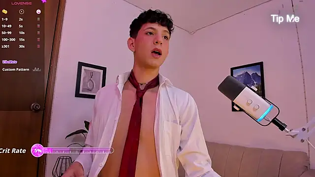 Show modela EthanRoss1 na web-kameri