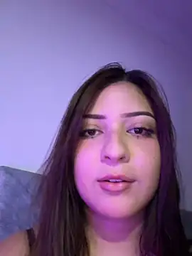 Zoe_Lennoxx Adlı Modelin Canlı Sohbet Odası