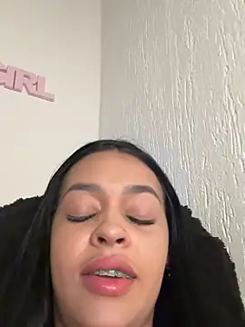 Lylyyy01's Live XXX Chat