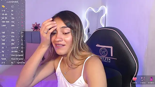 Živá chatovací místnost Jenner_tay
