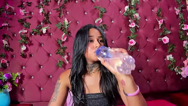 Molly_Brunette_ Live XXX-Chat